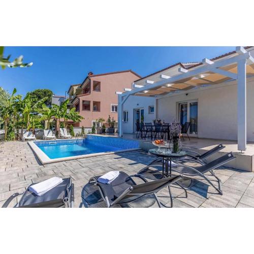 4 Bedroom Nice Home In Rovinj