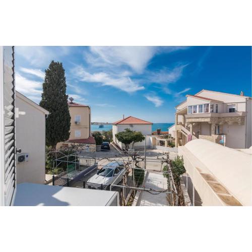 4 Bedroom Pet Friendly Home In Novalja