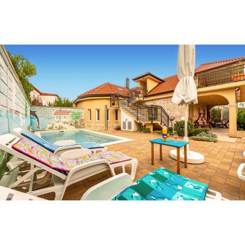 4 Bedroom Pet Friendly Home In Ugljan