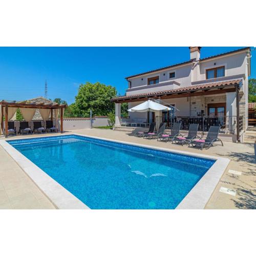 4 Bedroom Pet Friendly Home In Vodnjan