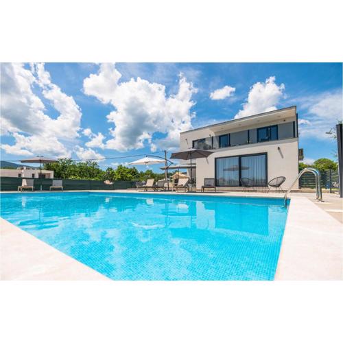 4 Bedroom Stunning Home In Grubine