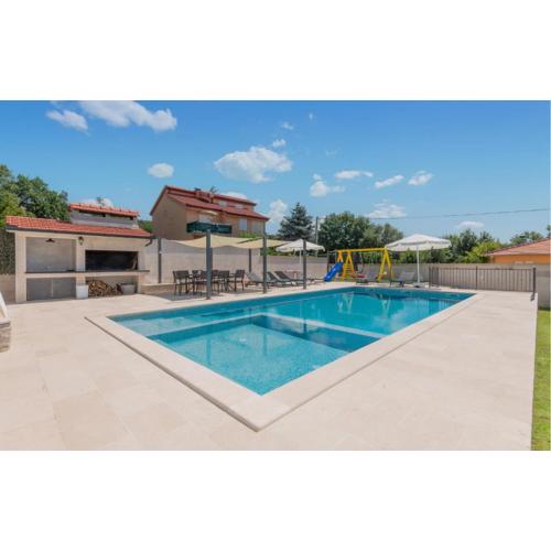 4 Bedroom Stunning Home In Imotski