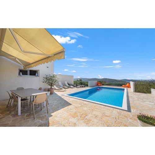 4 Bedroom Stunning Home In Jarebinjak