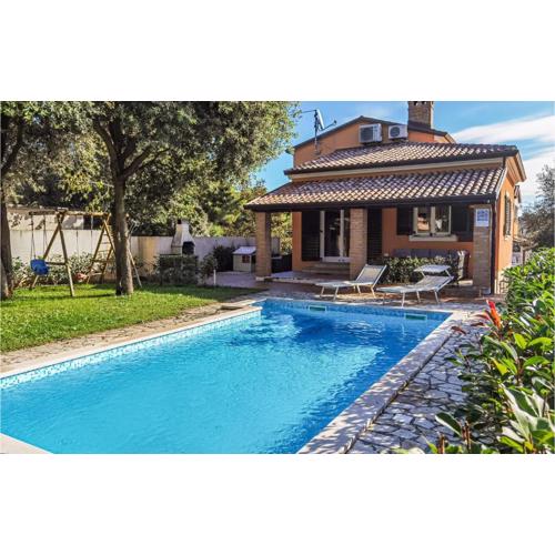 4 Bedroom Stunning Home In Medulin