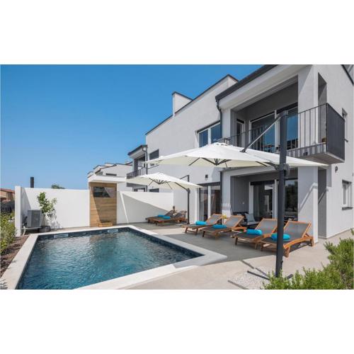 4 Bedroom Stunning Home In Nova Vas