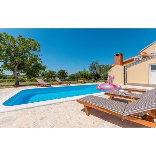 4 Bedroom Stunning Home In Polaca