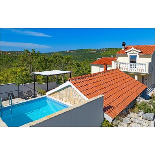 4 Bedroom Stunning Home In Skradin