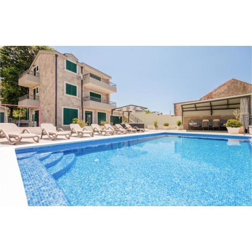 4 Bedroom Stunning Home In Tucepi