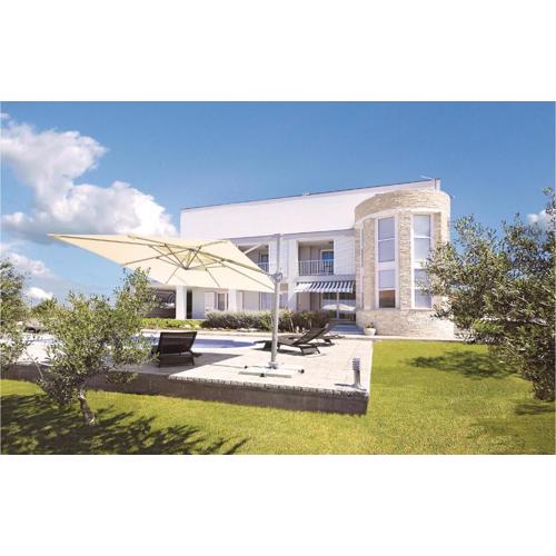 5 Bedroom Amazing Home In Debeljak