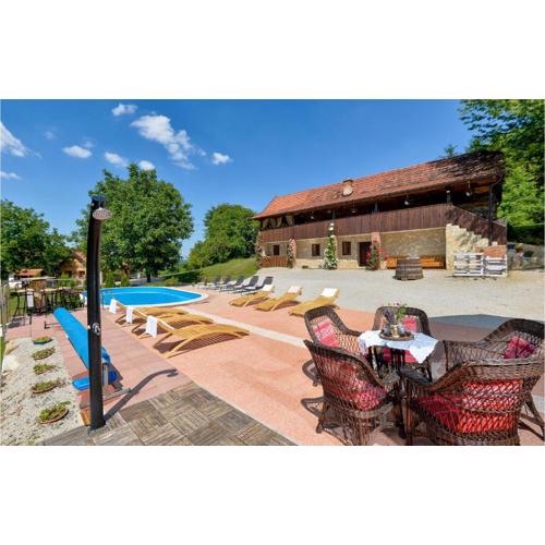 5 Bedroom Awesome Home In Novi Marof