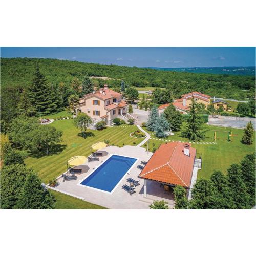 5 Bedroom Beautiful Home In Labin