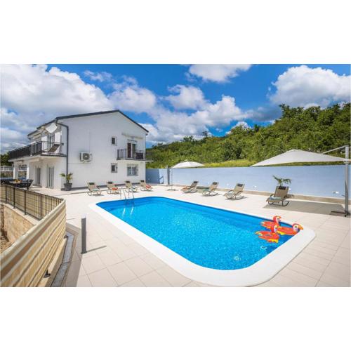 5 Bedroom Cozy Home In Selce