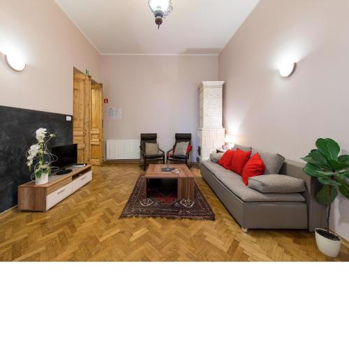 5 Bedroom Family Apartment