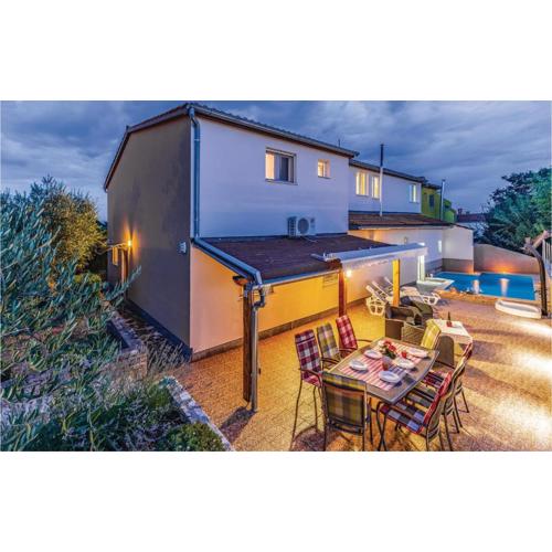 5 Bedroom Lovely Home In Pavicini