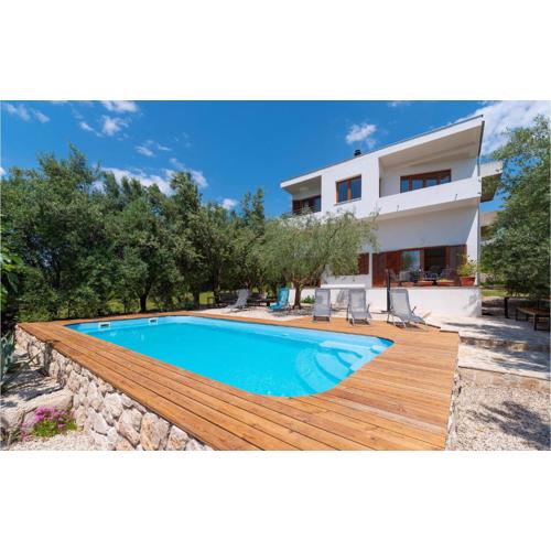 5 Bedroom Lovely Home In Posedarje