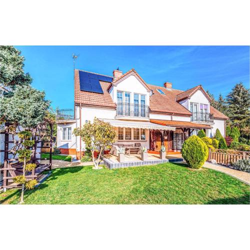 5 Bedroom Stunning Home In Grzybowo