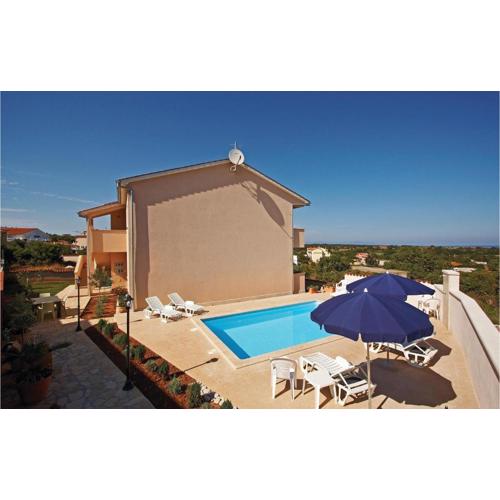5 Bedroom Stunning Home In Liznjan