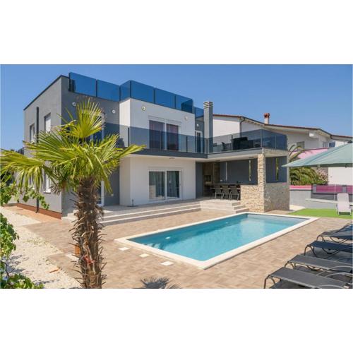 5 Bedroom Stunning Home In Liznjan