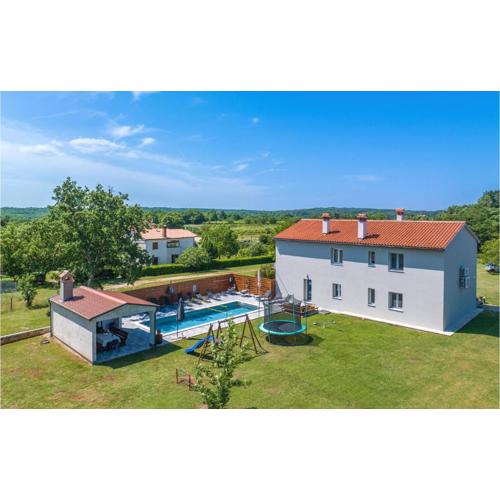 6 Bedroom Beautiful Home In Nedescina