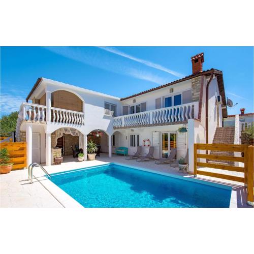 6 Bedroom Beautiful Home In Povljana