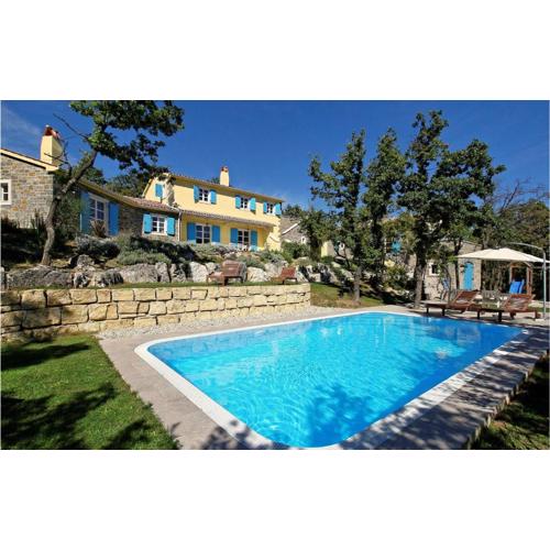 6 Bedroom Cozy Home In Pazin