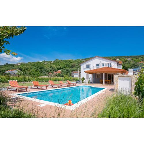 6 Bedroom Cozy Home In Prolozac