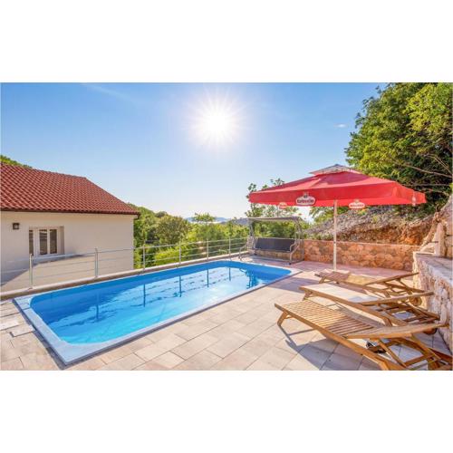 6 Bedroom Stunning Home In Lukovo