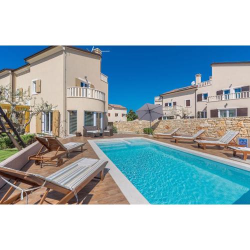 6-bedroom Villa Chiara with Sea View