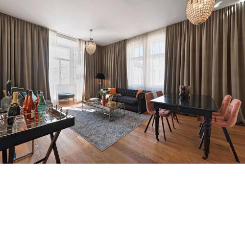 6 rooms