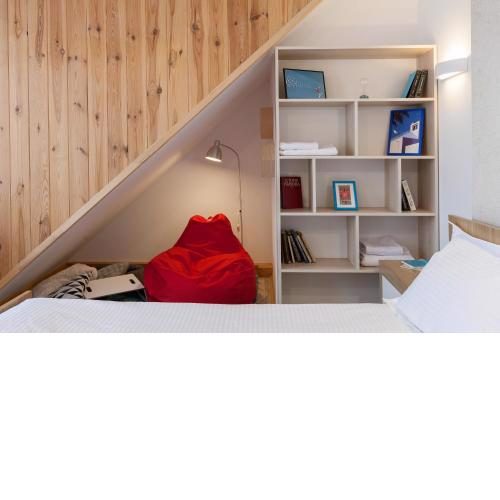 7 Apartments