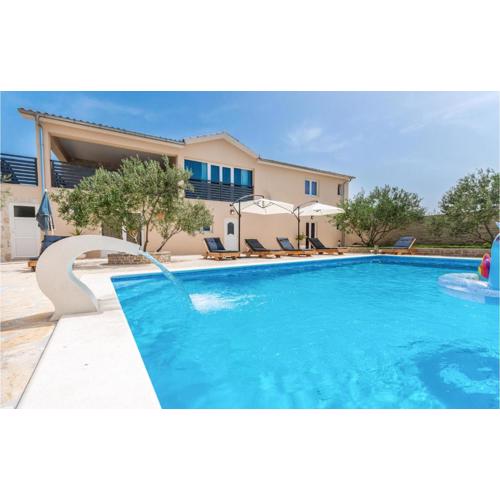 7 Bedroom Awesome Home In Polaca