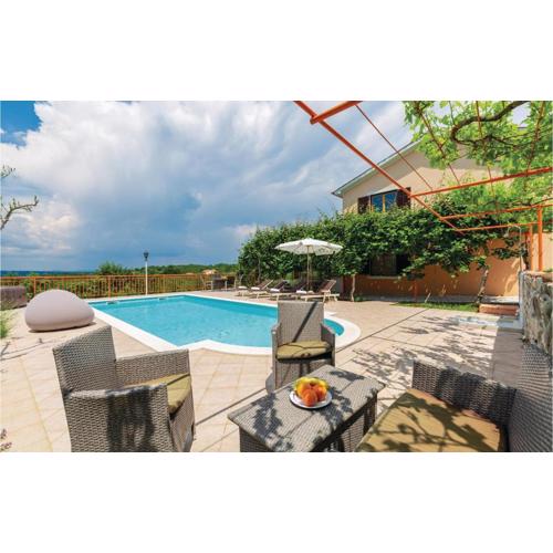 7 Bedroom Nice Home In Labin