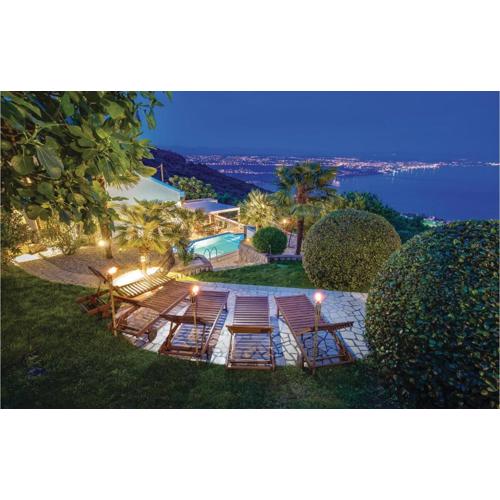 8 Bedroom Beautiful Home In Matulji