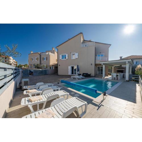 8-bedroom Villa Bianca with Sea View and Pool Table