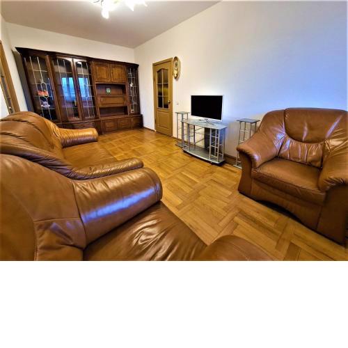 82-Avenue Apartment
