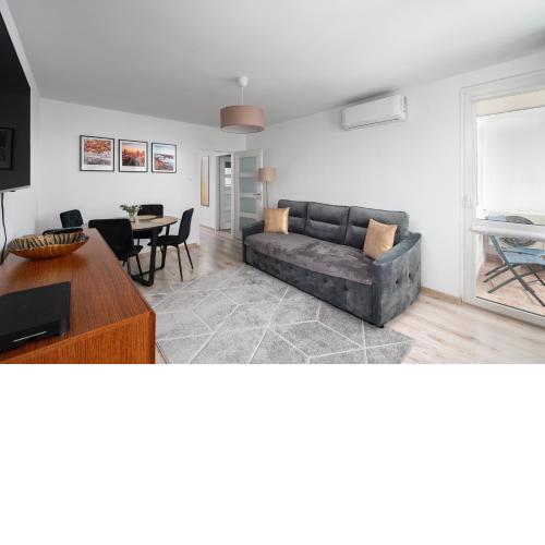9th Floor City View Apartment