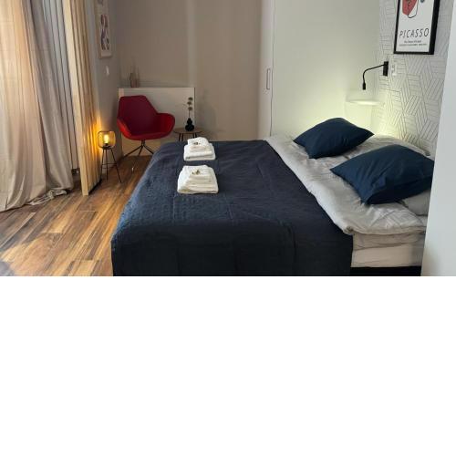 A1 - Kings Big Room - Warsaw City Haven - Two Shared Bathrooms