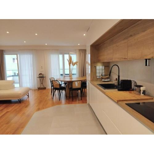AAA SEAVIEW APARTMENTS - Makarska
