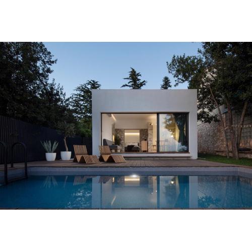 AB61 Tiny Design House for Two