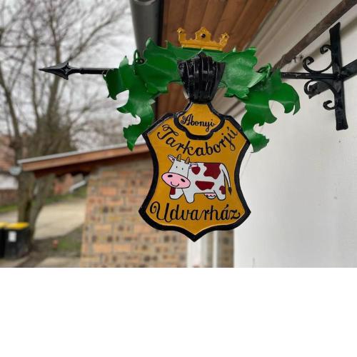 Abonyi Tarkaborjú Udvarház