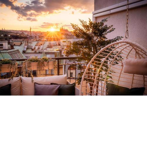 A/C LUX Rooftop APT 6BR+3.5Bath Wenceslas square