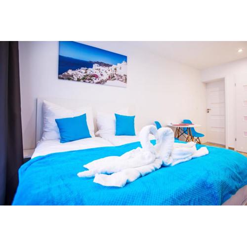 Adonis Apartments