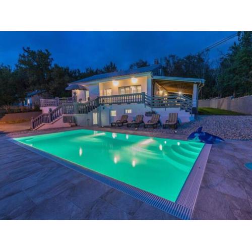 Adorable villa with pool and terrace