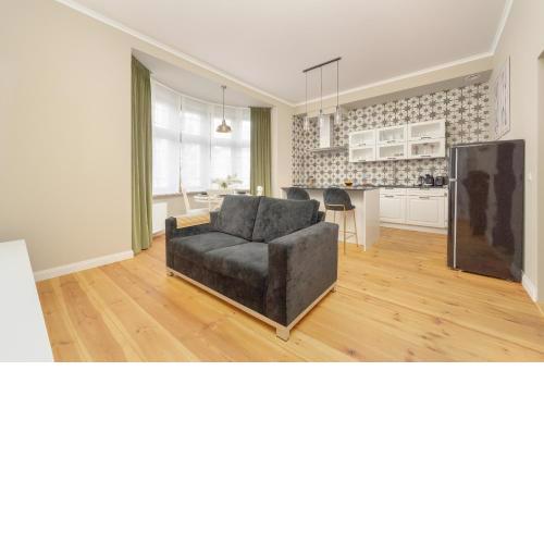 Aesthetic One Bedroom Apartment in Wroclaw by Noclegi Renters