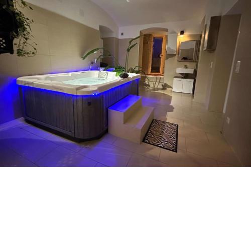 African Paradise with Jacuzzi & Sauna