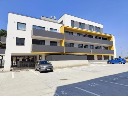 Air-conditioned 2 room apartment, balcony, new building, 201
