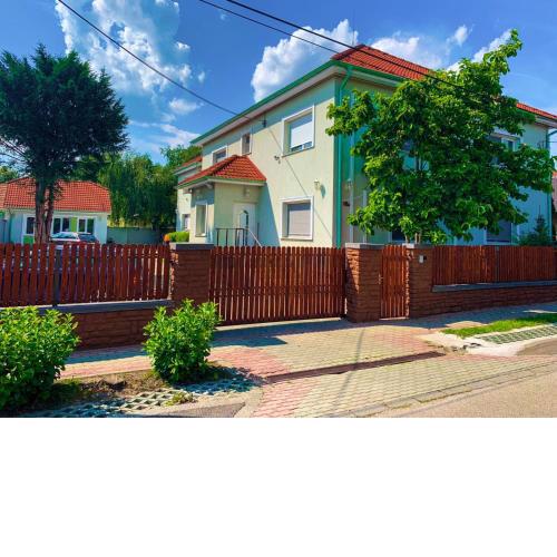 Airport Jazmin Guesthouse