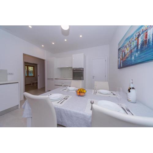 A&J deluxe apartment