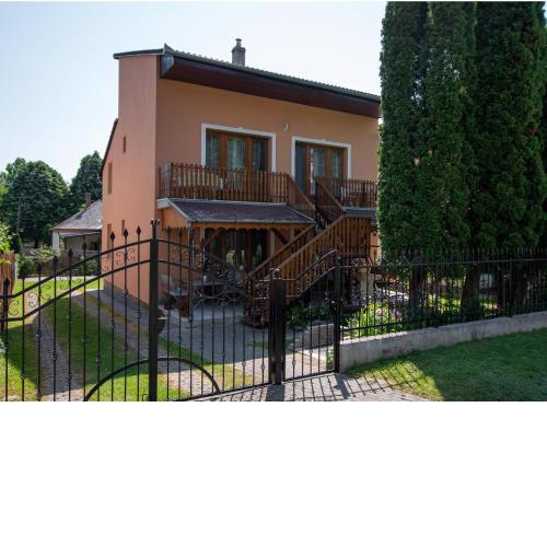 Akácfa 13 Apartman