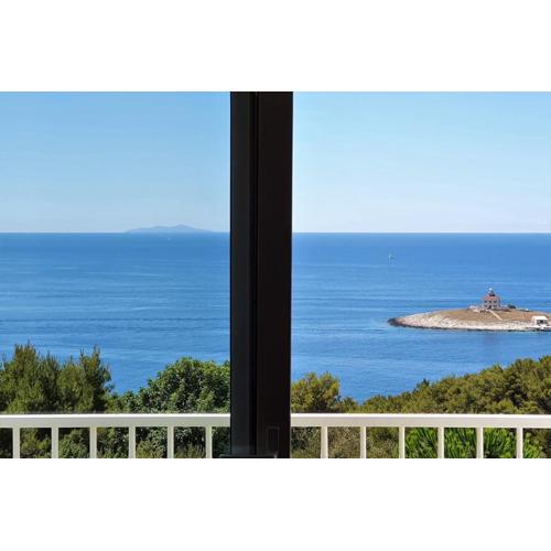 Al Mar - ZF Hvar